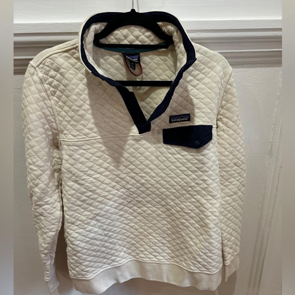 Patagonia Men's Cream Quilted Sweater